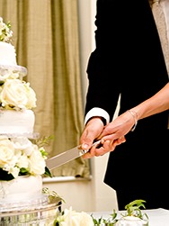 Thumbnail image for How to Cut Your Wedding Cake : Wedding Photography Shots