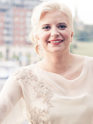 Thumbnail image for Engagement Competition Photographer Profile : Cat Hepple Photography