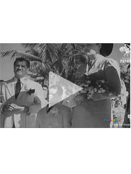 Thumbnail image for Funny wedding videos : The vertically-challenged groom