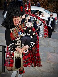Thumbnail image for Wedding in Edinburgh : Simon and Hannah in Prestonfield House